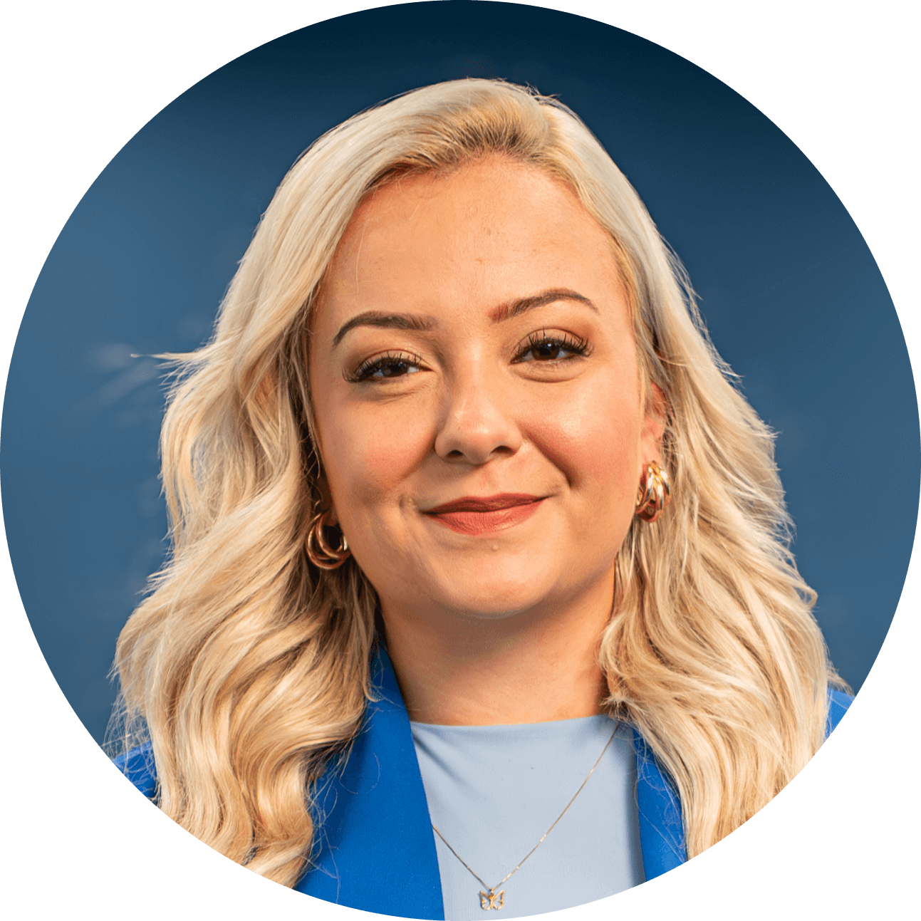 Bruna's headshot